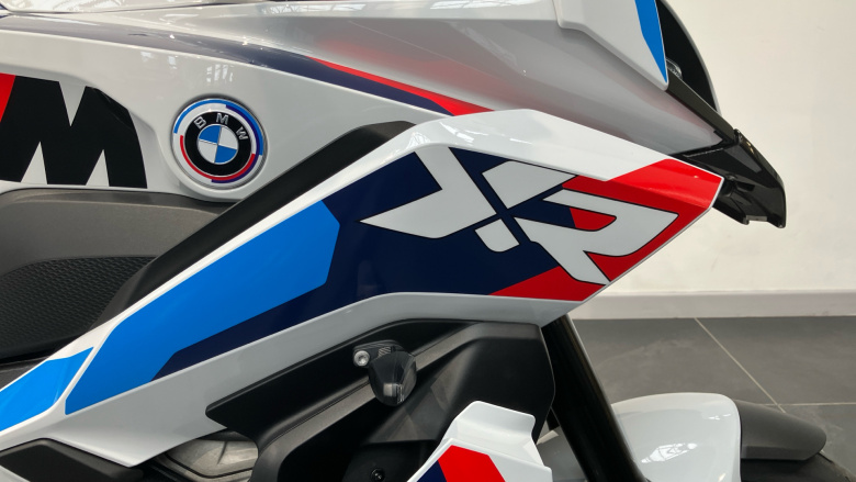 BMW M1000XR (24MY)